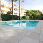 Golfe Juan - 4 People - Swimming Pool - Private Parking Casa de Férias *