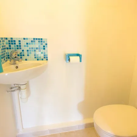 Golfe Juan - 4 People - Swimming Pool - Private Parking Vallauris