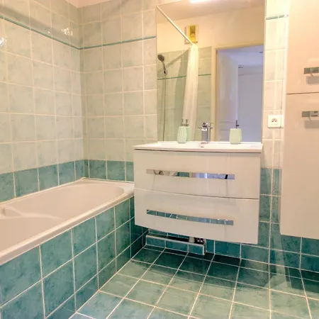 Golfe Juan - 4 People - Swimming Pool - Private Parking Ferienhaus